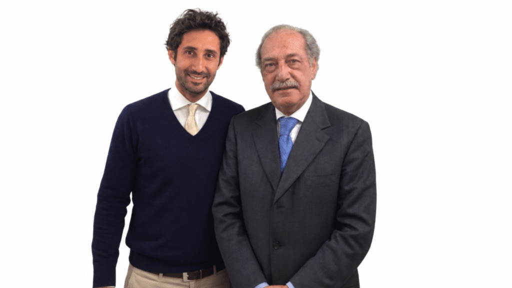 Ardechir Derambakhsh, fondateur de Caviarly’s, aux côtés de son père